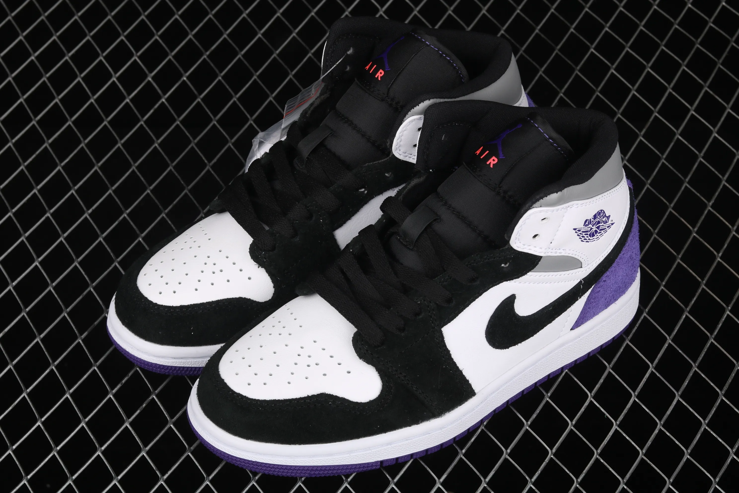 All categories Air Jordan Jordan series basketball shoes Air Jordan 1 Mid Air Jordan 1 Mid AJ1 Joe 1 China Grizzly Panda 852542-105